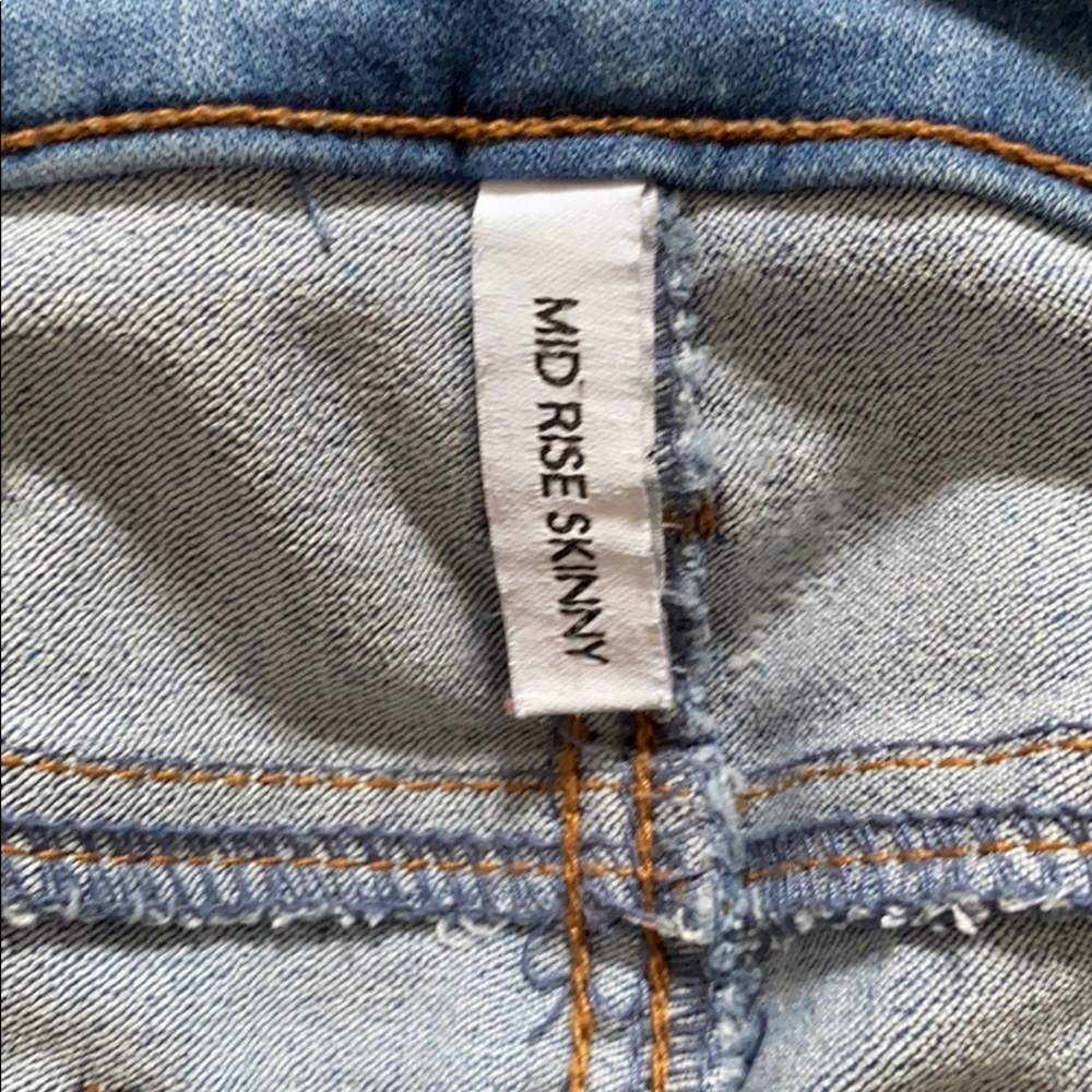 Jeans✨✨✨ - Picture 2 of 3